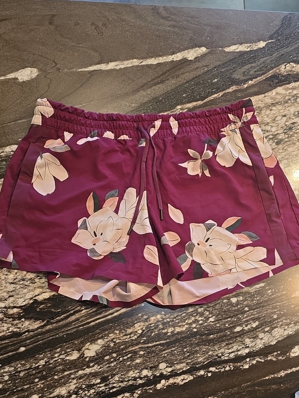 Athleta Women's Floral Drawstring Shorts in Plum Large